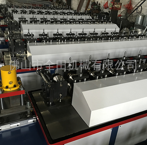 轻钢龙骨机厂家 轻钢龙骨机厂家