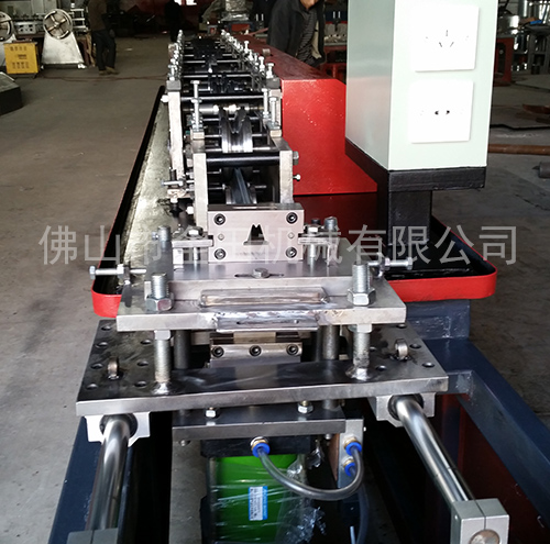 轻钢龙骨机厂家 轻钢龙骨机厂家