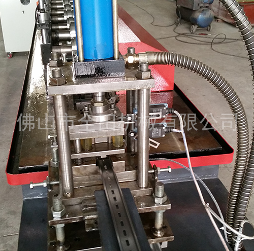 轻钢龙骨机 轻钢龙骨机