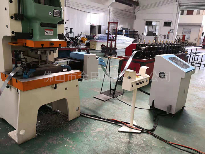 卡式龙骨机 卡式龙骨机