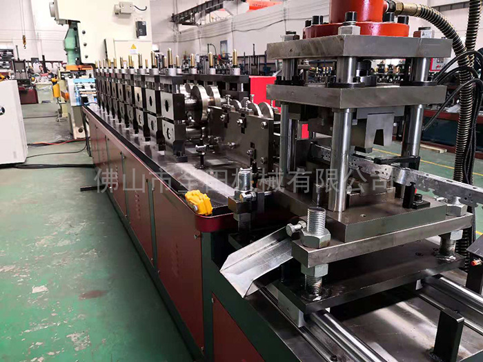 卡式龙骨机厂 卡式龙骨机厂