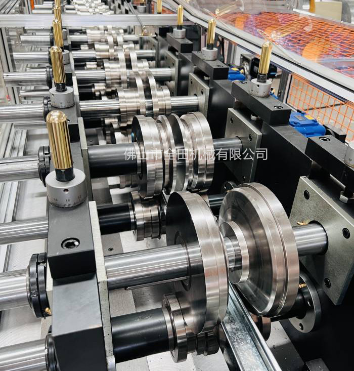 轻钢别墅龙骨机 轻钢别墅龙骨机